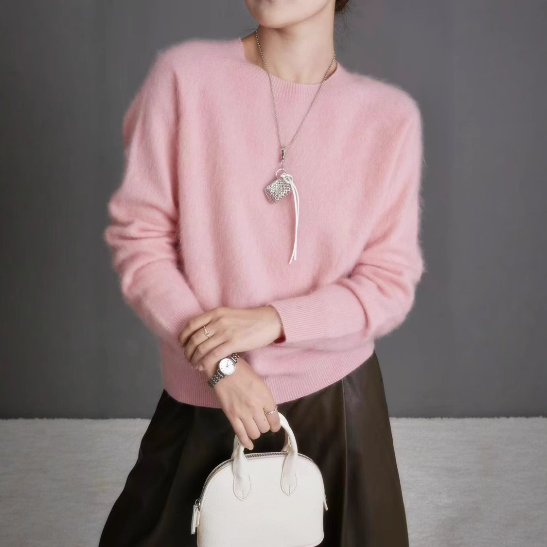 法式复古气质山羊绒羊毛拉绒圆领毛衣女超柔软软糯一线成衣针织衫