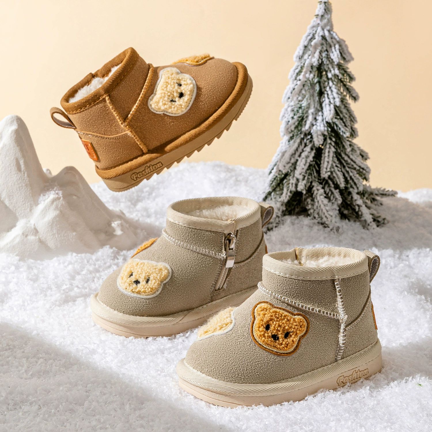 Детские снежные сапоги зимние новые мальчики мультяшные хлопчатобумажные туфли плюшевые толстые женские нескользящие теплые большие хлопковые туфли