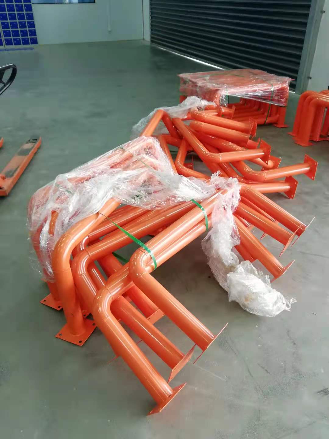 防撞护栏钢管M型加油站防撞护栏道路加固停车位隔离U型桩加厚上海