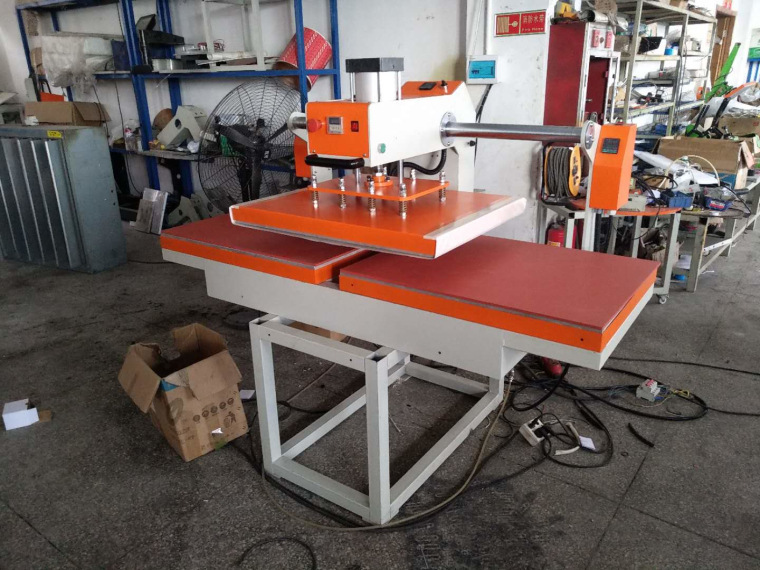 Máquina peladora de escritorio de calefacción inferior Máquina de transferencia de calor Máquina peladora de película de fusión en caliente Máquina de perforación en caliente Máquina de transferencia de bordado 60*80