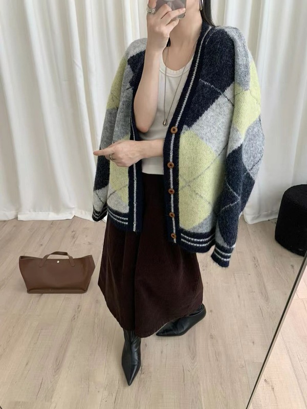 复古风菱格拼色V领针织毛衣开衫韩版宽松显瘦设计感针织衫上衣女|undefined