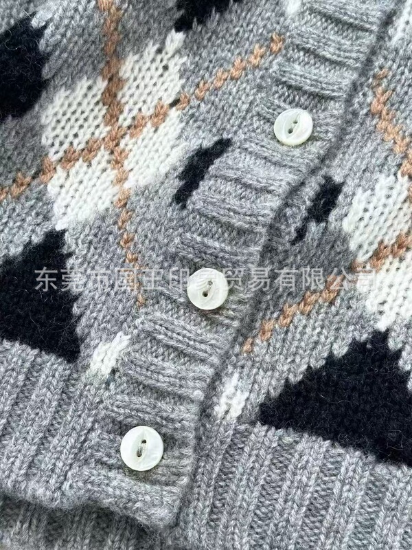 国王印象秋季新款圆领绣花菱形格纹套头针织复古学院风长袖上衣女|undefined