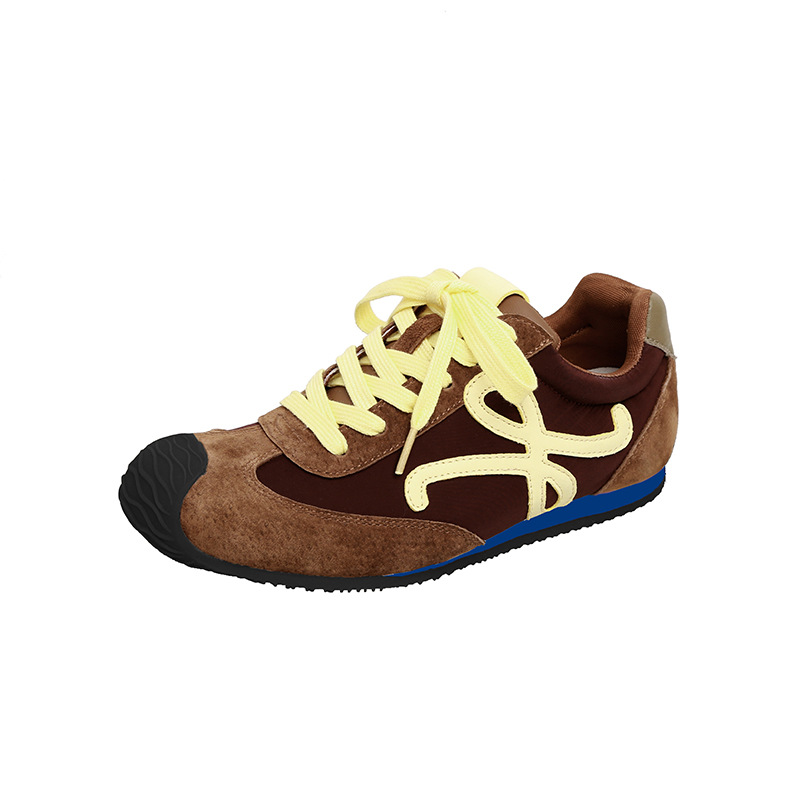 Su Yinyin tiene la misma cabeza torcida y linda ~ Zapatos blancos deportivos de ocio con cordones retro