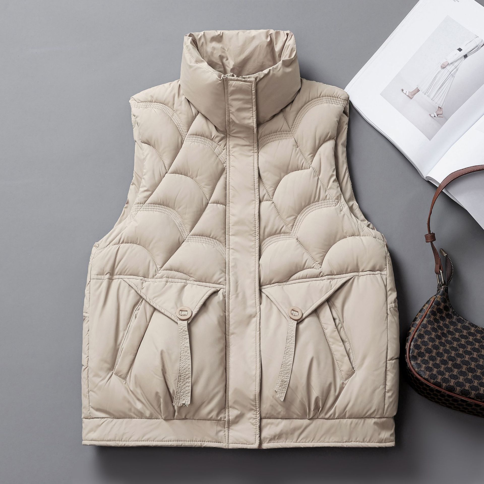 Europa y los Estados Unidos de algodón chaleco de invierno 2024 de collar grueso chaleco de caballo de algodón sin mangas chaqueta de pan de hombro de mujer