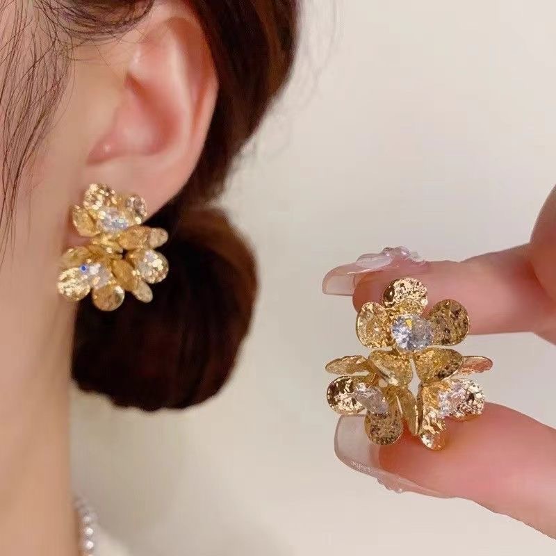 small design fashionable retro trend earrings