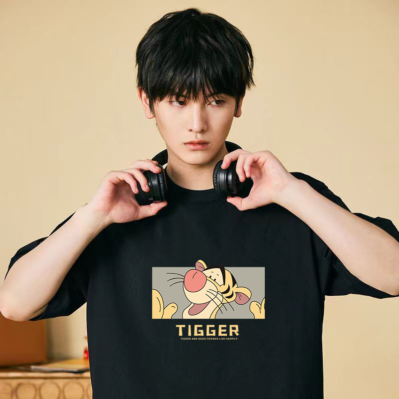 T-shirt de mangas cortas para hombres 2026 nuevo estilo de verano pareja chaqueta de hielo fresco estilo de puerto relajado transpirable T corta cómoda