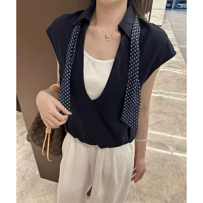 Женская рубашка-поло с плиссированными рукавами YS8, дизайн физического стойла, новый стиль 2025 года, простой отложной воротник, имитация двухслойного кроя, короткие рукава