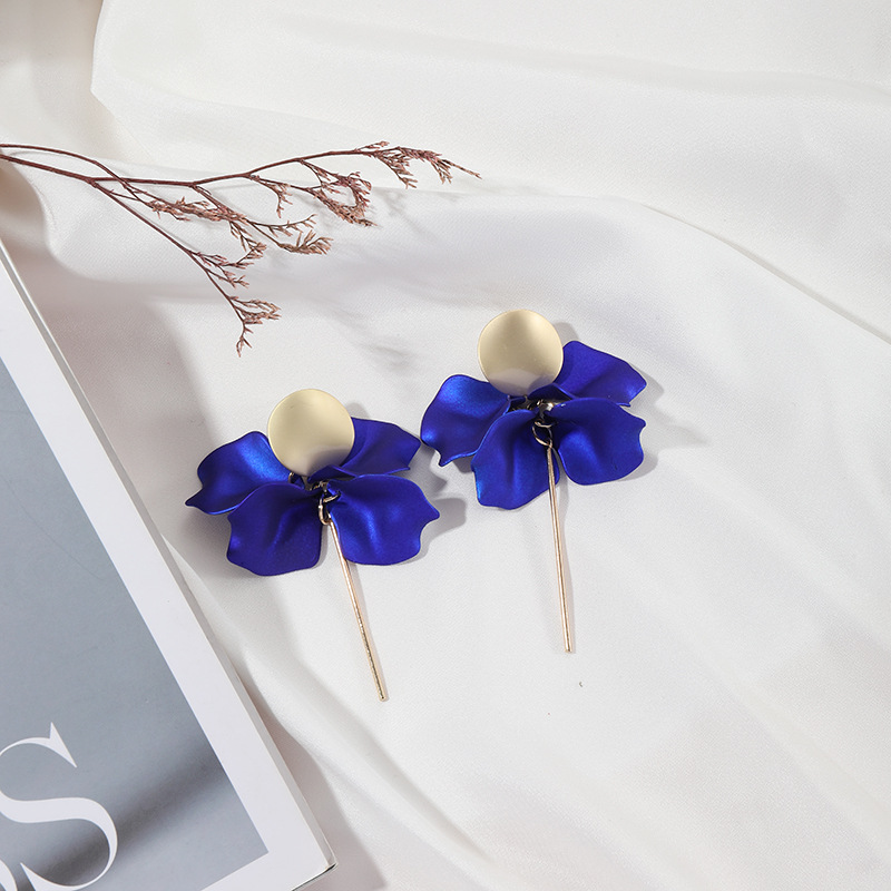 1 Pair Fashion Flower Arylic Stoving Varnish Women's Drop Earrings display picture 2