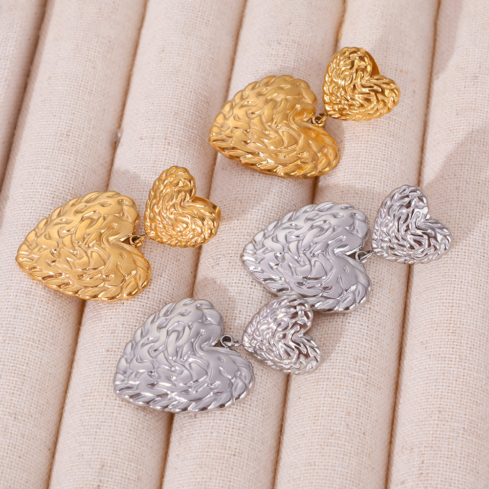 2025 nueva personalidad de moda diseño de nicho simple acero de titanio chapado en oro amor colgante pendiente joyería