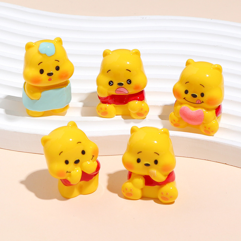 Cartoon Yellow Winnie the Pooh Stereo Animal Resin Ornaments Keychain Pendant Desktop Car Decoration Small Ornaments Cartoon Yellow Winnie the Pooh Stereo Animal Resin Ornaments Keychain Pendant Desktop Car Decoration Small Ornaments