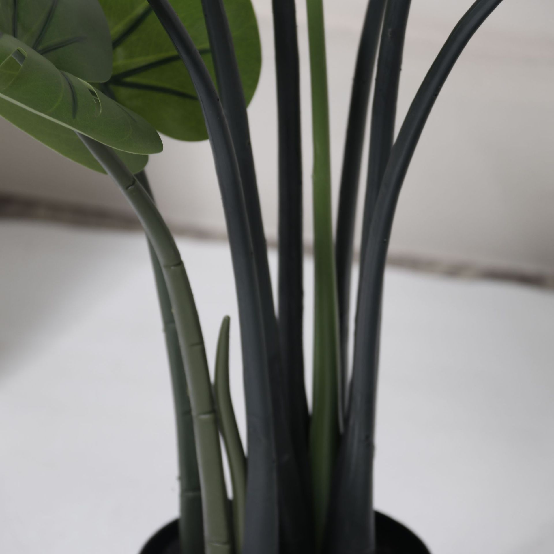 Simulación de plantas verdes estereoscópicas hojas de tortuga de espalda de alta gama de lujo ligero en maceta decoración interior decoración suave paisaje falso planta