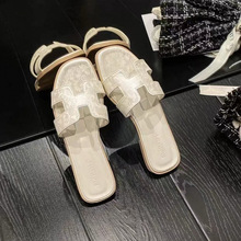 �W�t��ЬŮ�⴩2025�ļ��¿�r�аٴ�ƽ��С���Lһ�֛���ɳ��Ů