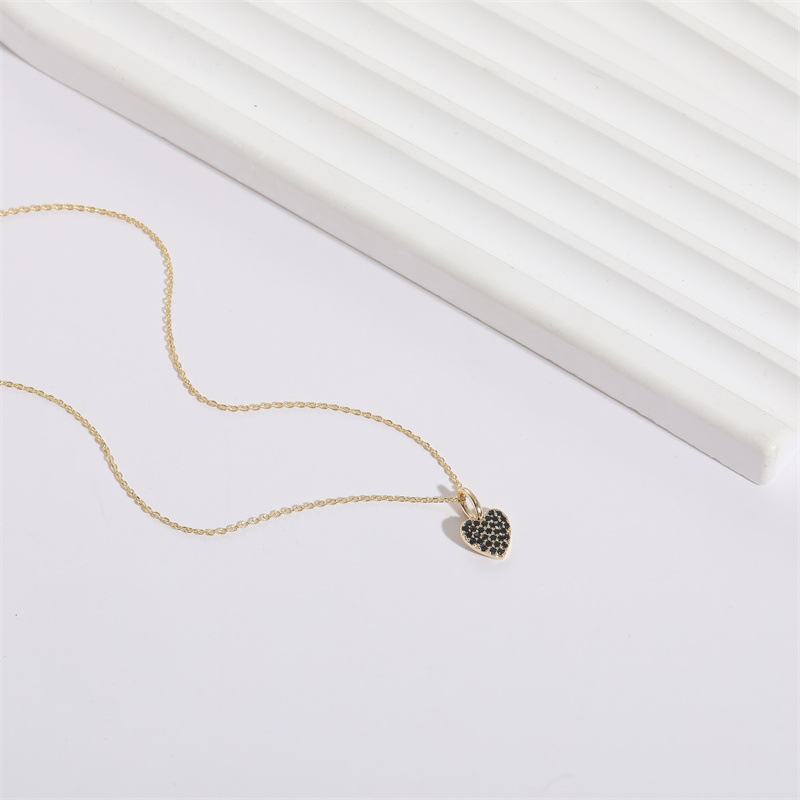 Elegant Heart Shape Copper Gold Plated Zircon Pendant Necklace