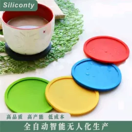 餐垫、杯垫;喂养餐具;杯盖