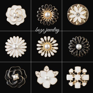 New French-Style Retro Camellia Niche Design Silk Scarf Buckle for Women, Versatile Decorative Accessory Scarf Coat Buckle