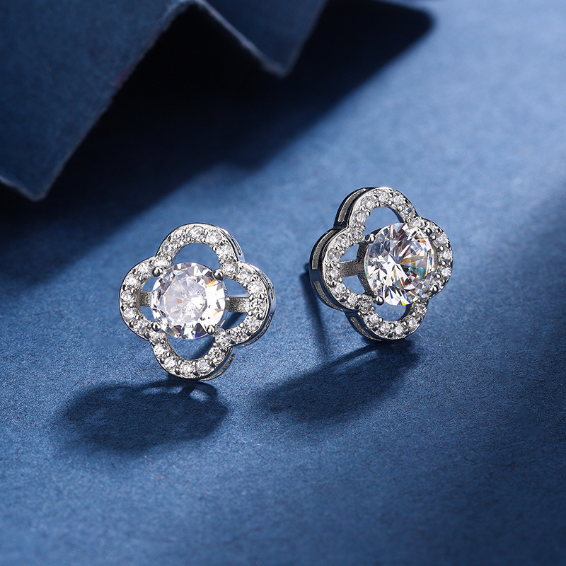 Moissanit-Halskette für Damen, Schlüsselbeinkette, Modetrend im koreanischen Stil, mikrogepflasterter Zirkon-Anhänger mit vierblättrigem Kleeblatt_voghion.com