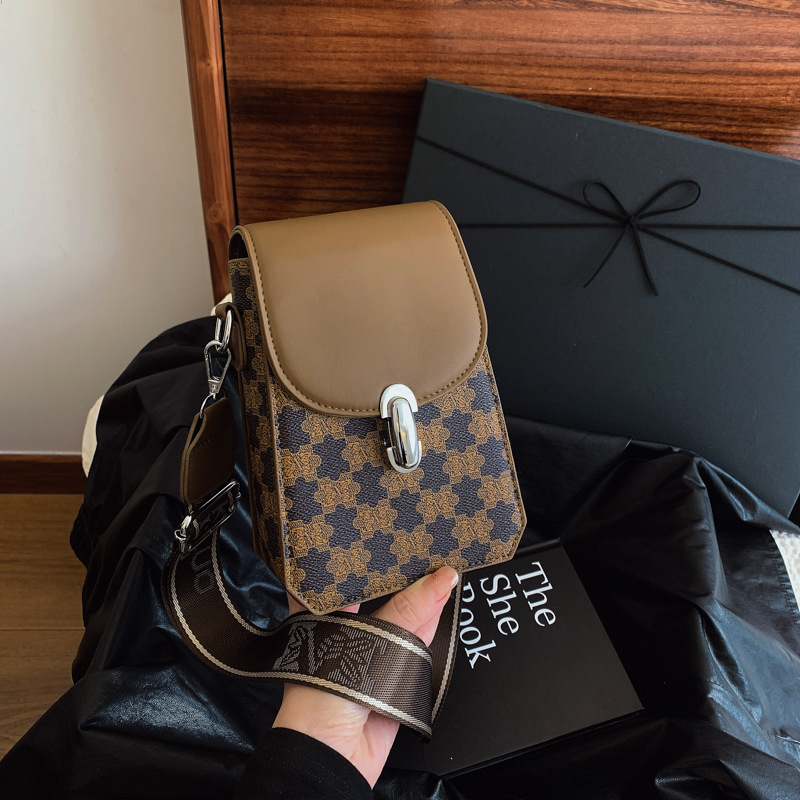 高级感小众手提小方包女包新款秋冬单肩包撞色复古手机包斜挎包