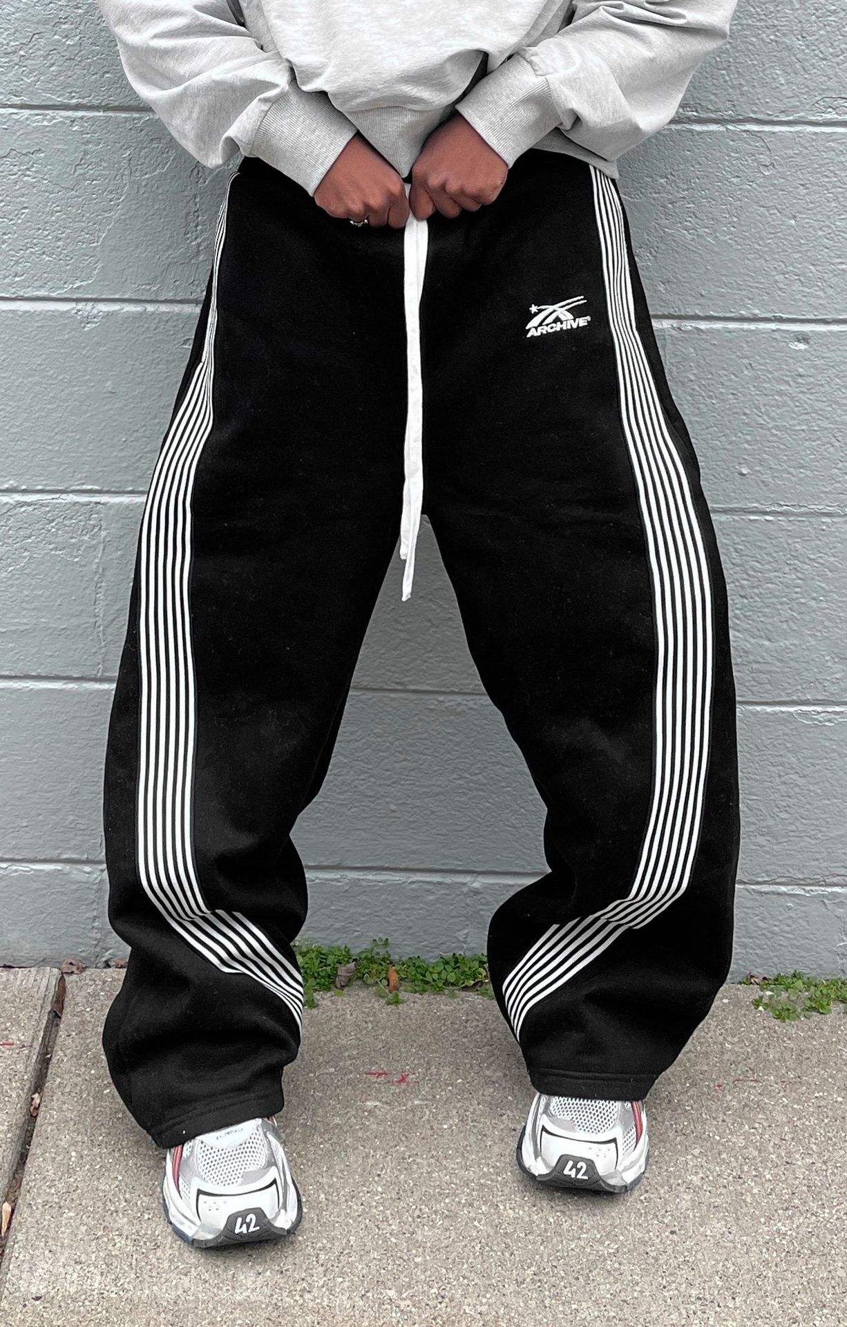 Vintage Y2k Retro Side Stripe Jogger Pants For Men And Women_voghion.com
