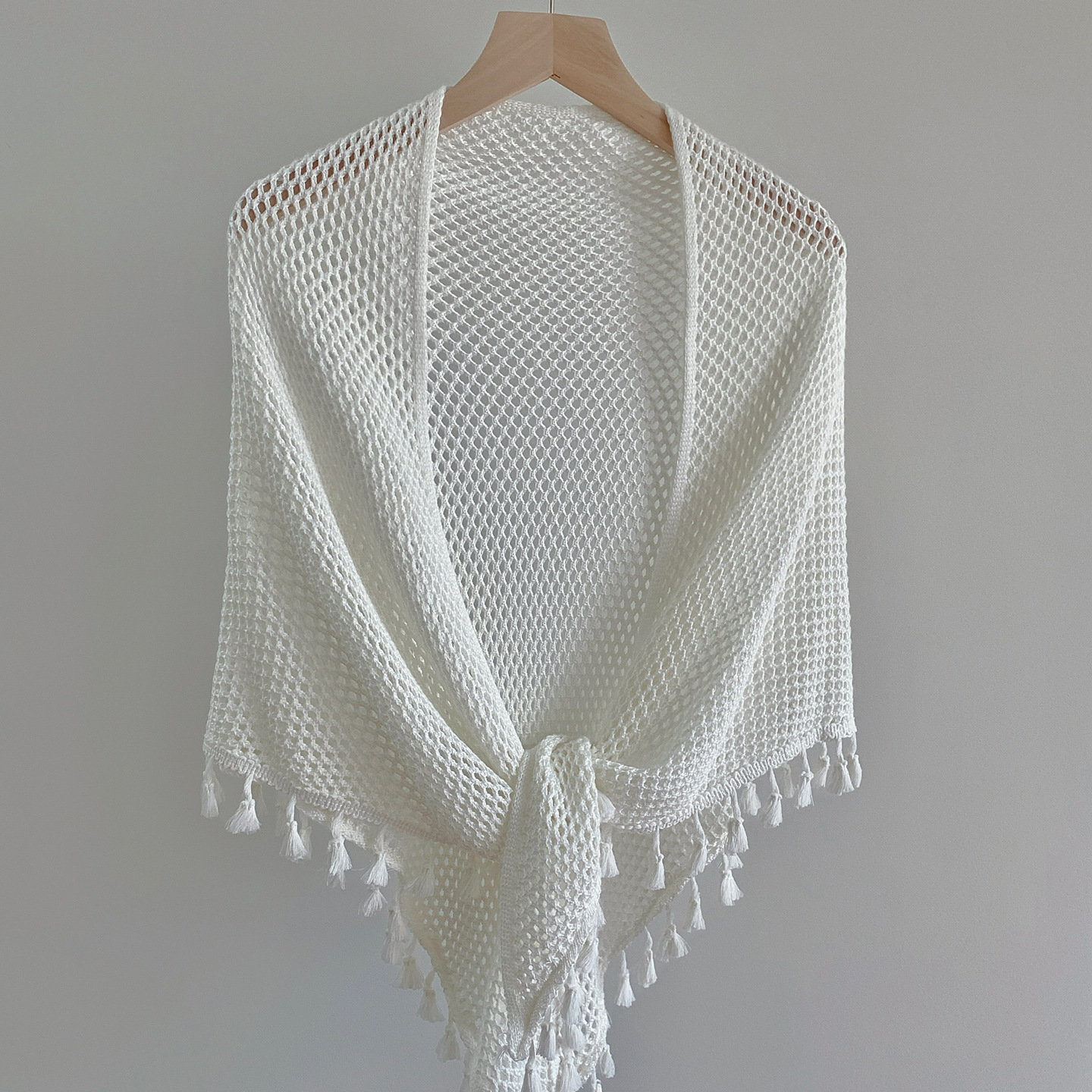 Cheongsam Triangular Shawl, Paired With High-end Fringed Hollow Crochet Cape, Gives An Artistic Retro Vibe And A Sense_voghion.com