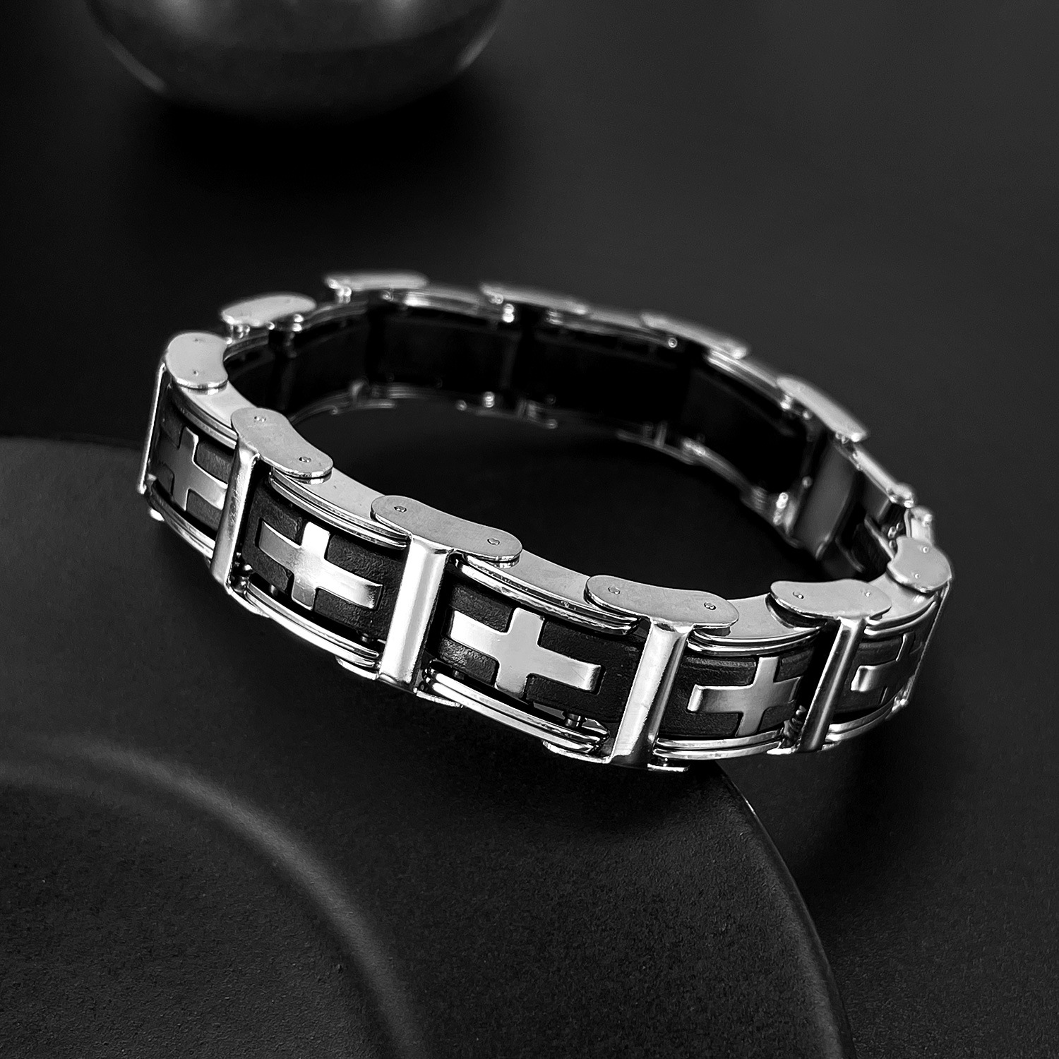 Bracciale uomo classico in acciaio inossidabile e silicone croce_voghion.com