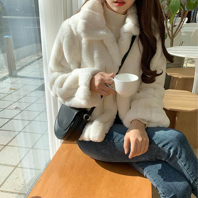 leather and fur coat have cash less than that is registered in the accounts Little Plush keep warm HyunA Show thin mink Plush overcoat