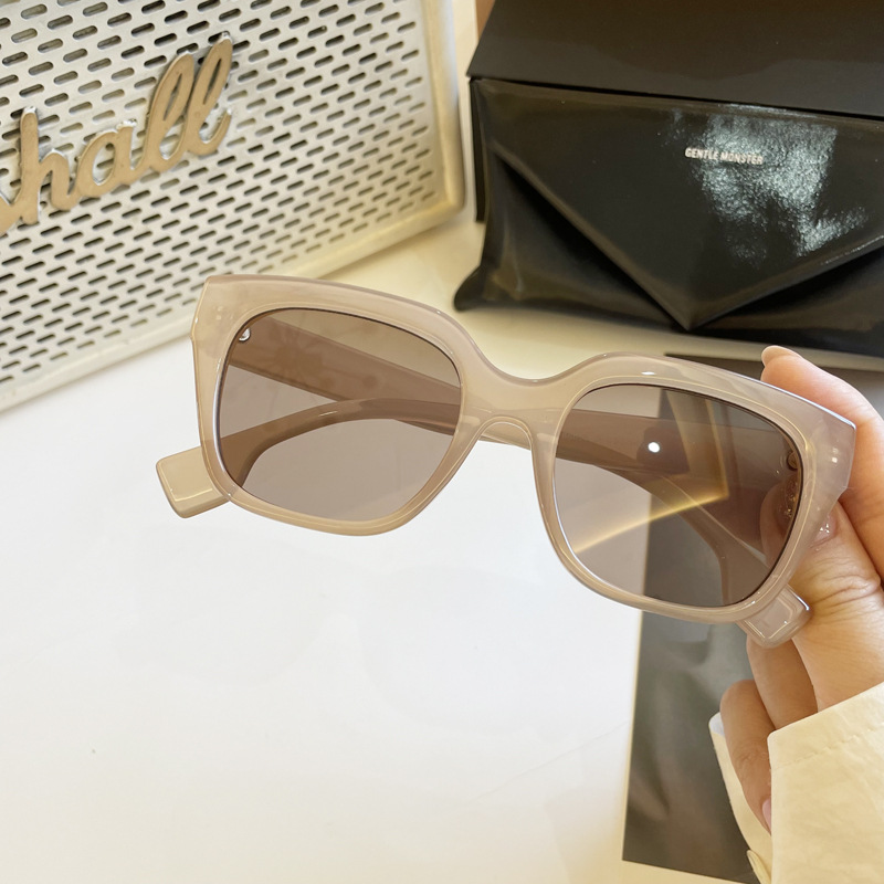 New Sunglasses Macaron Pink Sunglasses with Female Concave Shape for Photography, UV Resistant and High-end Feel, Instagram Sunglasses_voghion.com