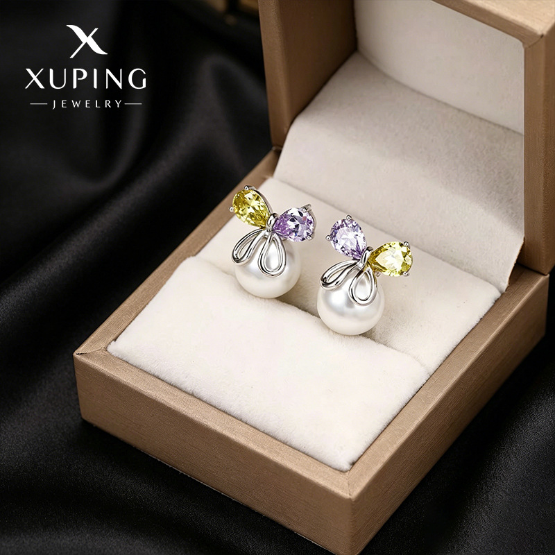 Xuping joyería perla de hadas viento temperamento suave pernos de auriculares simples serie de color Bao auriculares de aleación de cobre al por mayor mujeres