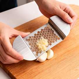 304不锈钢压蒜器家用厨房捣碎蒜泥器garlic press 掰蒜器压蒜蓉器
