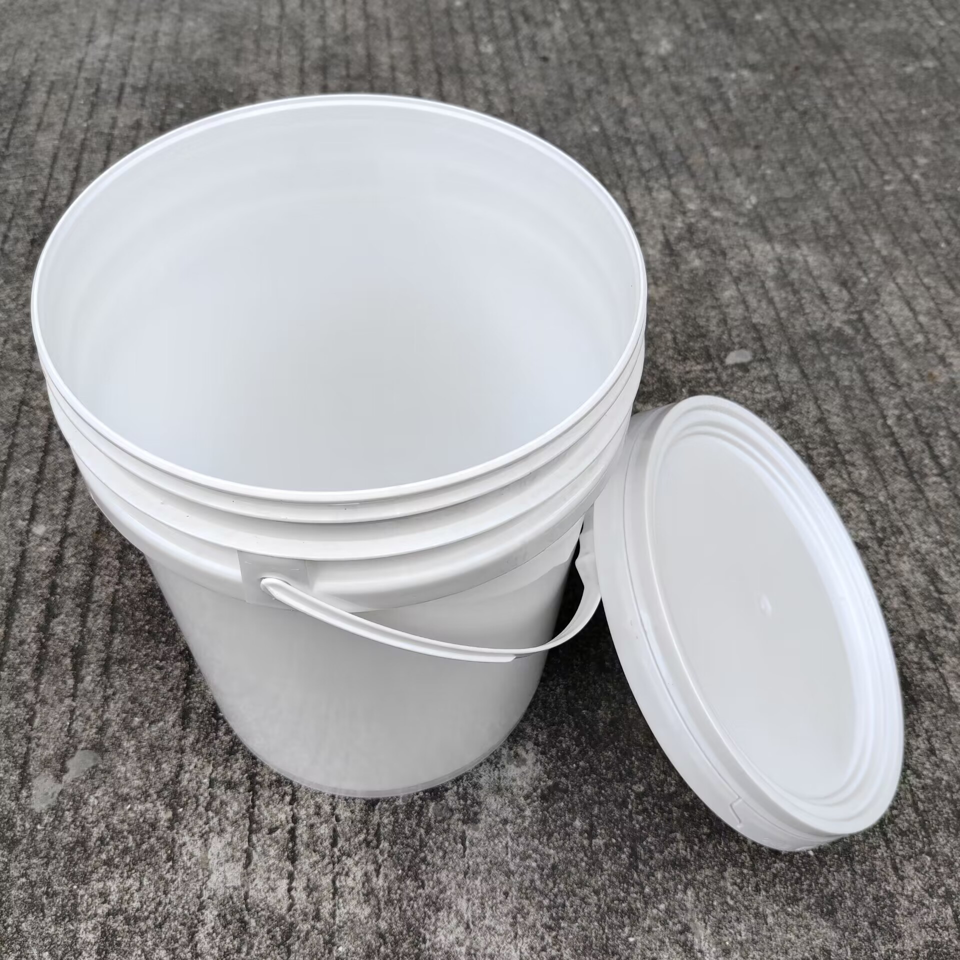 工厂批发 20L密封涂料桶 塑料圆桶塑料化工桶