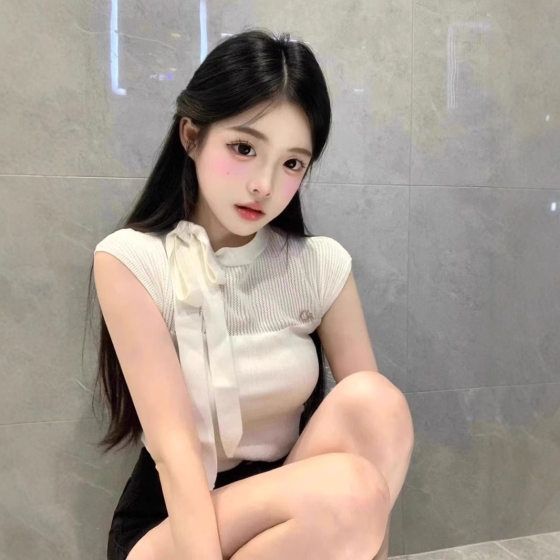 Short-sleeved Women's Design Sense Niche Neck Bow T-shirt Flying Sleeve Summer Slim-fit Elegant Ice Silk Knitted Top