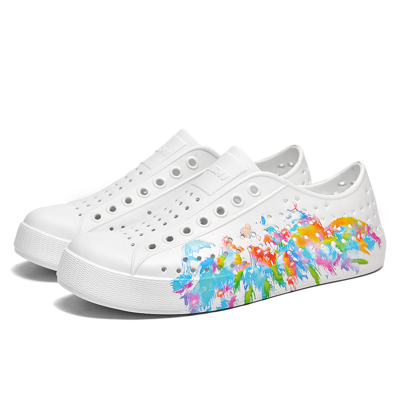 Zapatos de agujero ligero de verano al por mayor hombres y mujeres pareja verano antideslizante transpirable casual Hollow Beach Shoes sandalias