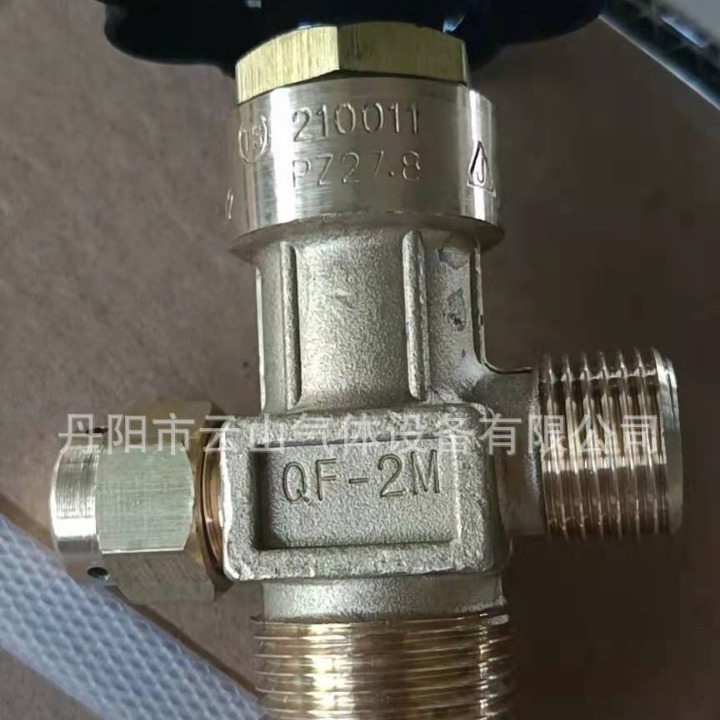 销售二氧化碳瓶阀、氧气直角阀、汇流排阀门、保压阀、F-2M、2M3