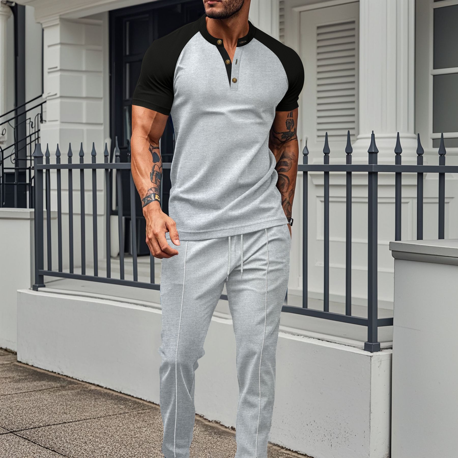 Ensemble de costume d'été décontracté pour homme - T-shirt à manches courtes et col rond color block et pantalon. Ensemble deux pièces élégant et basique en polyester._voghion.com