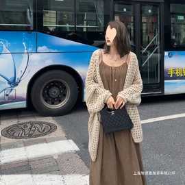 法式镂空破洞杏色毛衣开衫女春秋外穿宽松慵懒风外搭针织外套上衣