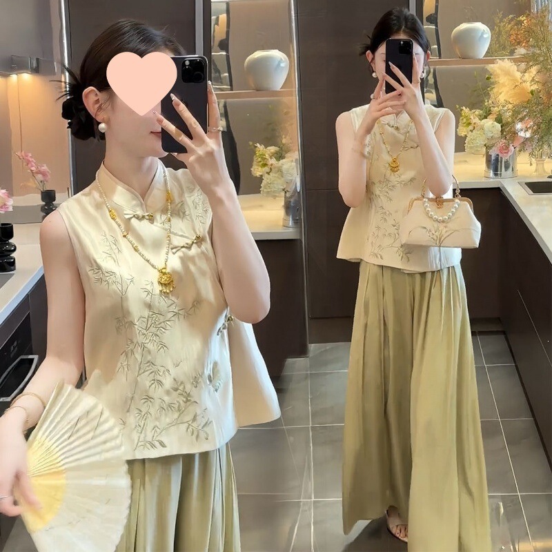 New Chinese Style Women's Outfit 2026 Summer Light Luxury Elegant Stand Collar Buttoned Vest Top and Casual Pants Two-Piece Set New Chinese Style Women's Outfit 2026 Summer Light Luxury Elegant Stand Collar Buttoned Vest Top and Casual Pants Two-Piece Set