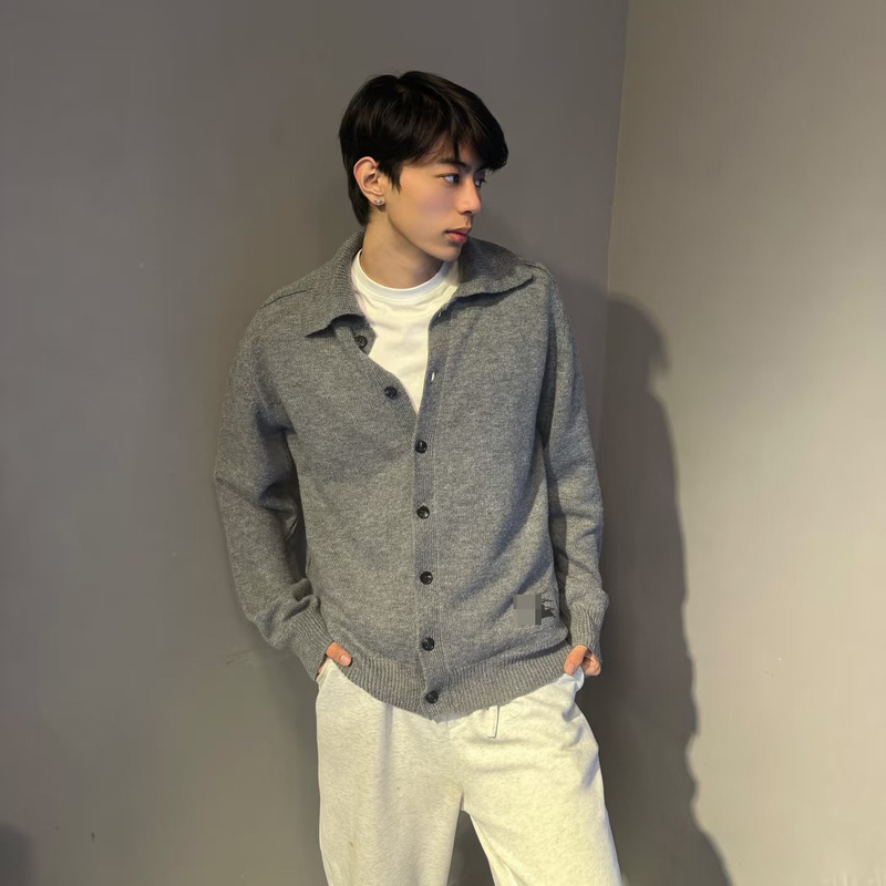 High-quality unisex jacquard cardigan with war horse logo and turn-down collar for cross-border sales High-quality unisex jacquard cardigan with war horse logo and turn-down collar for cross-border sales