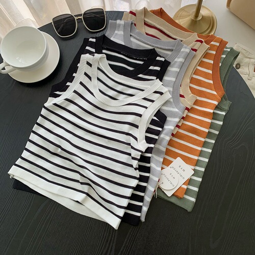 Women's Round Neck Knit Small Backless Top with Striped Color Matching, 2024 Spring, Fitted and Slimming, Versatile and Sleeveless