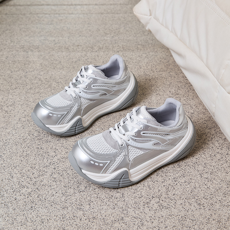 女性のための赤い厚底道徳トレーニングシューズ 2025 秋の新ファッションストラップソリッドカラー多用途フォレストシューズニッチスタイル|undefined