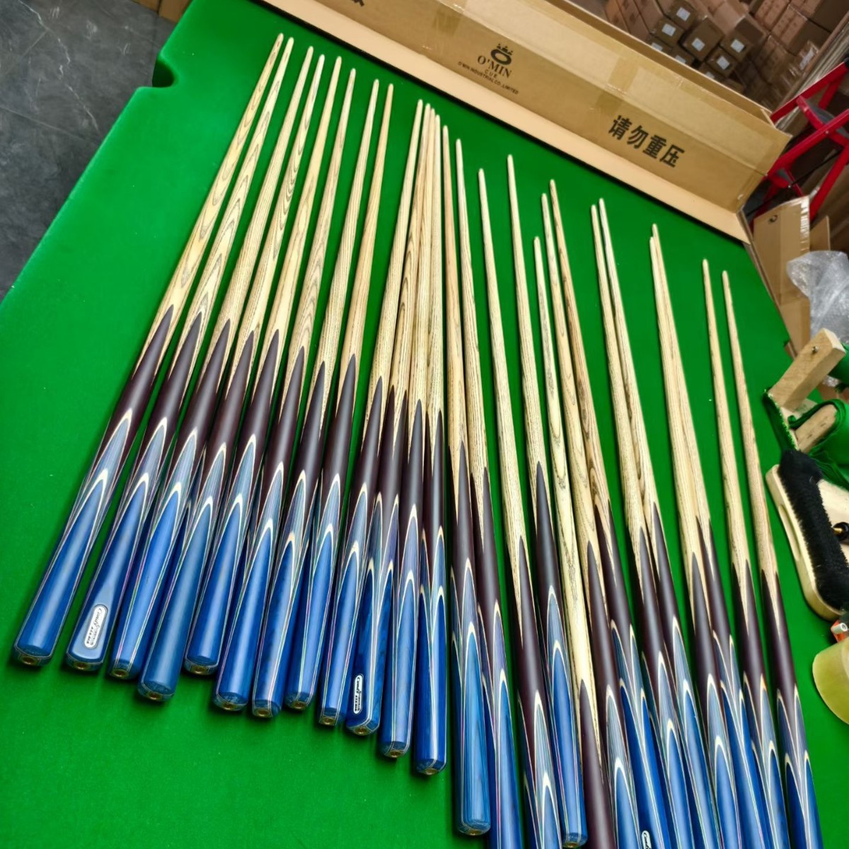 新款奥秘爱神通杆台球杆斯诺克手工台球杆黑八球杆小头16彩桌球杆