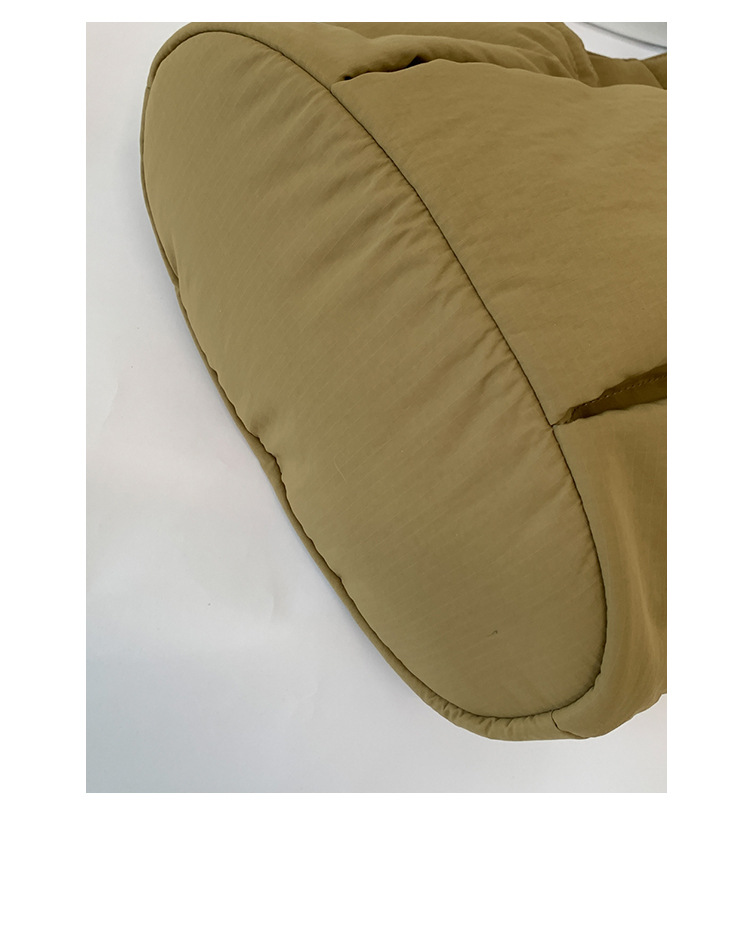 Single-shoulder underarm bag, large-capacity tote bag, versatile nylon fabric bag for women, new pleated multi-pocket commuter handbag undefined