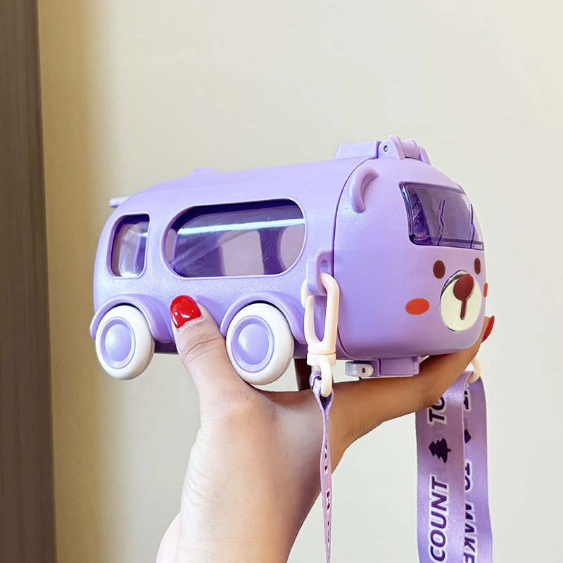 Taza de agua de coche de autobús para bebés de nuevo estilo Taza de paja para niños de alto valor Taza de agua de gran capacidad con tapa elástica portátil para exteriores