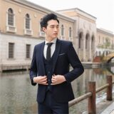 Màu xanh navy (áo một nút + vest + quần)