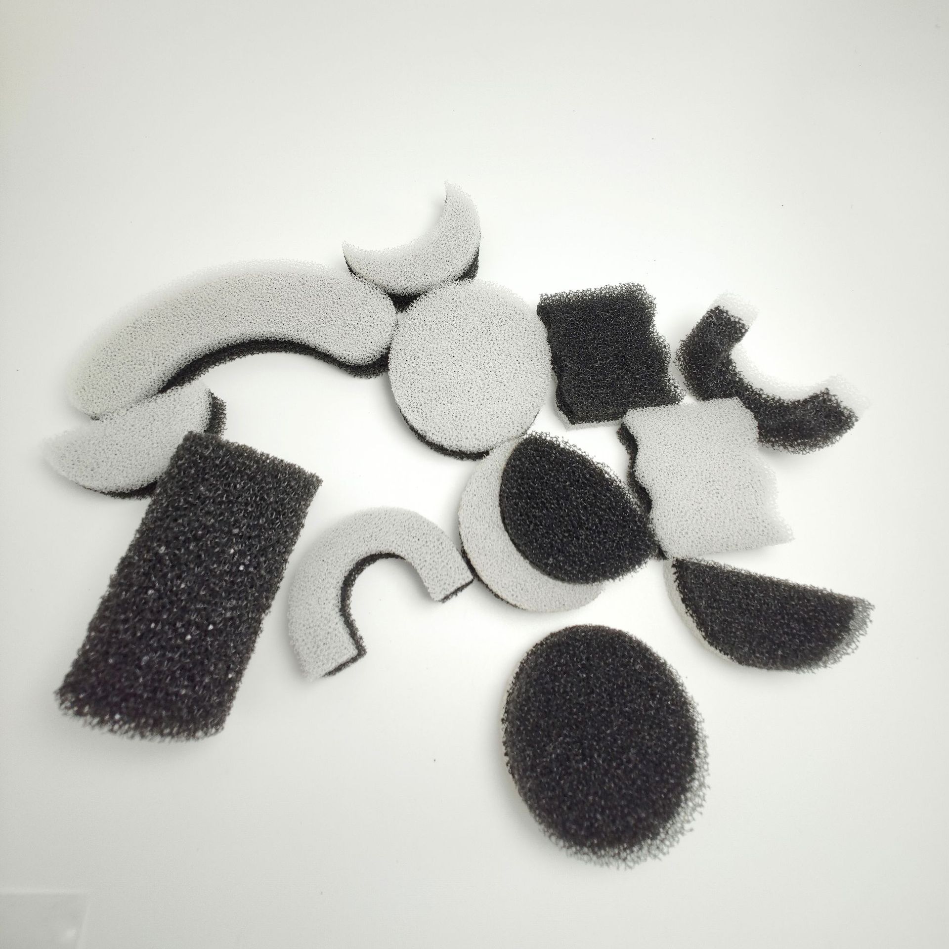 聚氨酯活性炭过滤棉吸附甲醛 网状爆破过滤棉 阻燃海绵可定颜色