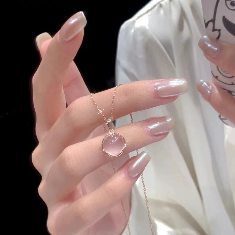 Розовое хрустальное колье, легкая роскошь, нежное и уникальное, нишевое, простое и элегантное, универсальное колье-цепочка на ключицы, привлекает внимание, цепочка-подвеска.