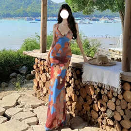 海边沙滩裙度假旅行印花吊带海岛连衣裙氛围绑带后背露背沙滩裙子
