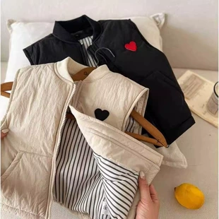 Утеплённый жилет для детей осень-зима