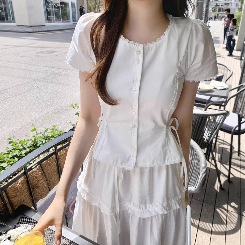 Now Available: Zaen*O Lace Short-Sleeve Shirt, Korean Designer Women's Fitted Waist-Cinching Tie Slimming Korean-Style Shirt Now Available: Zaen*O Lace Short-Sleeve Shirt, Korean Designer Women's Fitted Waist-Cinching Tie Slimming Korean-Style Shirt