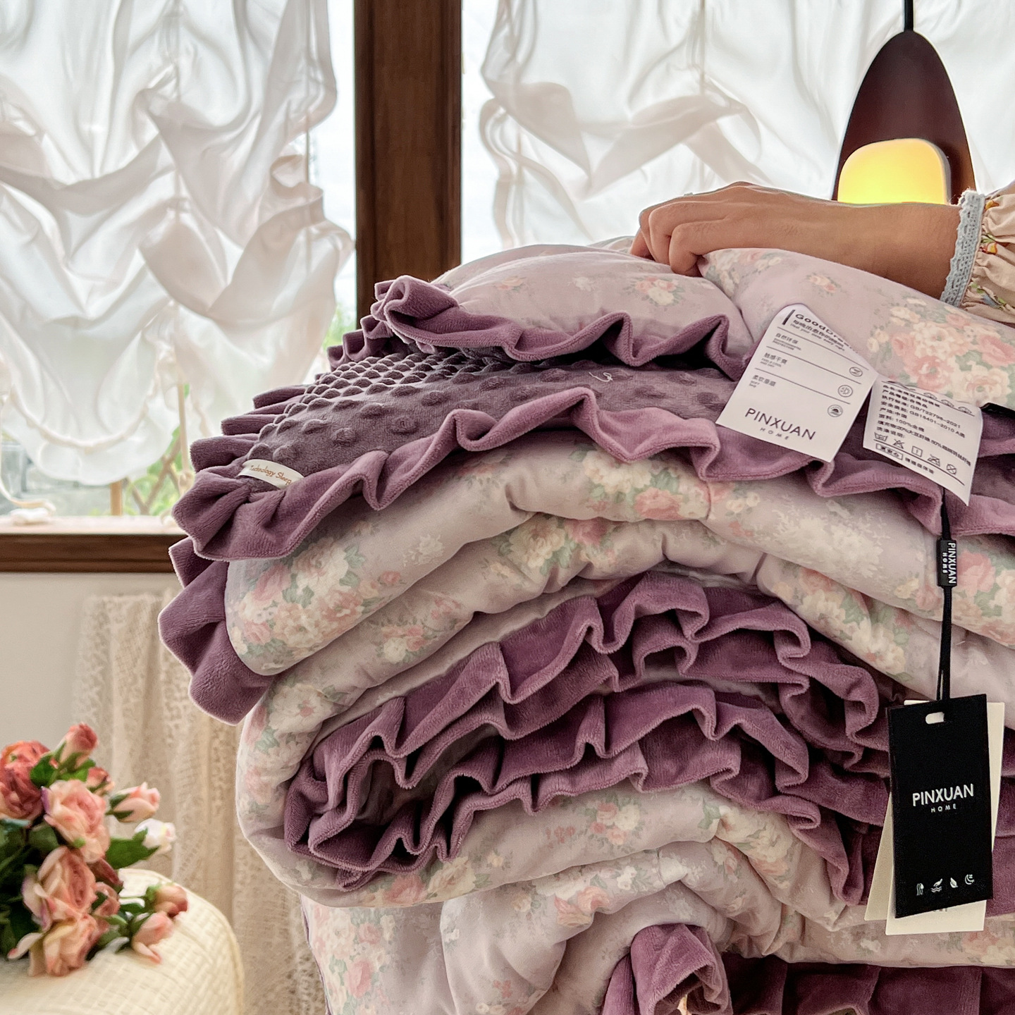 Classe A de algodón de doble capa de hilo de flores de encaje de doble persona cálida edredón de frijoles de otoño y invierno nuevos productos cálidos de peluche para bebés image 4