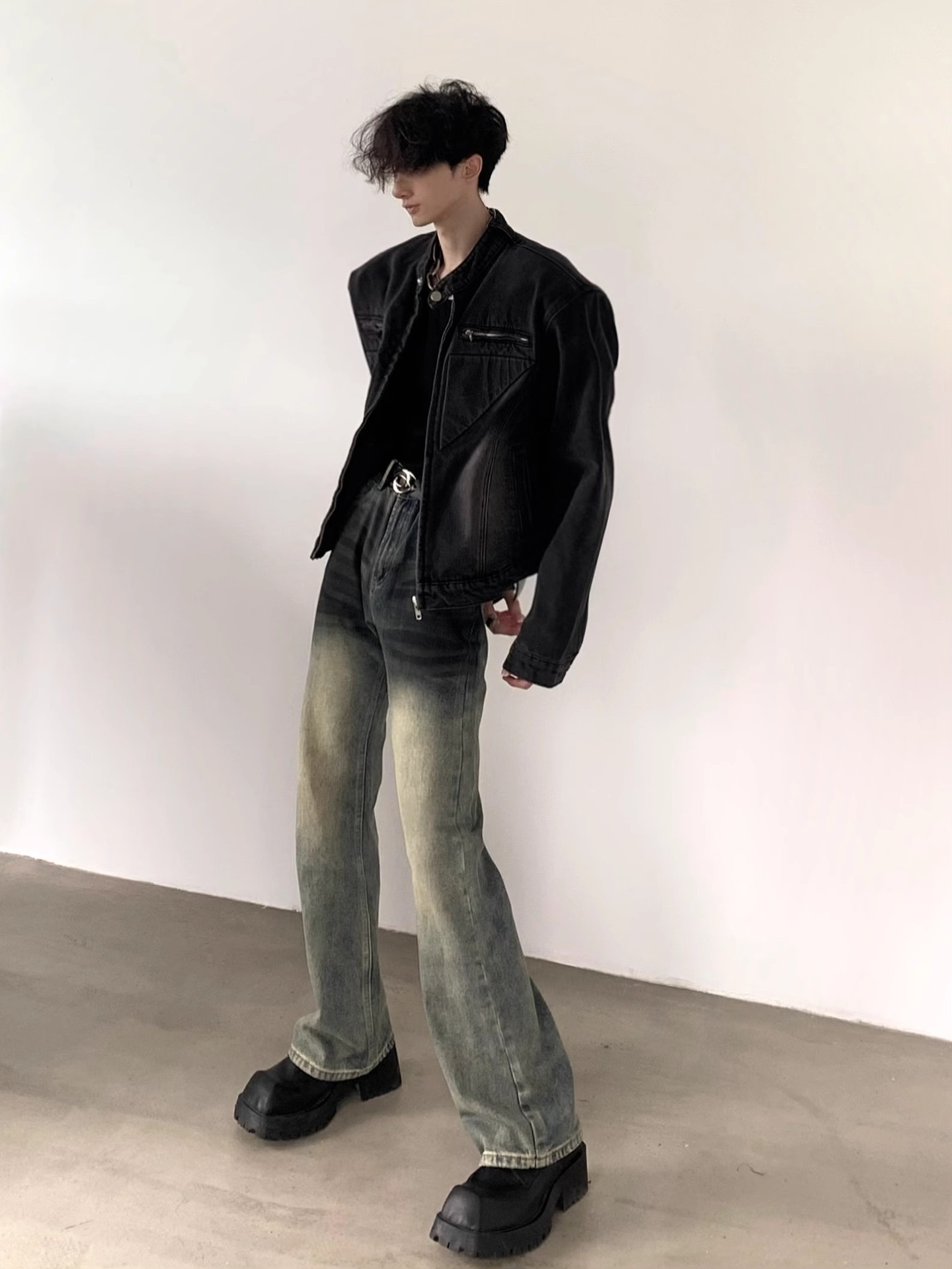 Men's Denim Jacket With Stand Up Collar And Shoulder Pads Rugged_voghion.com