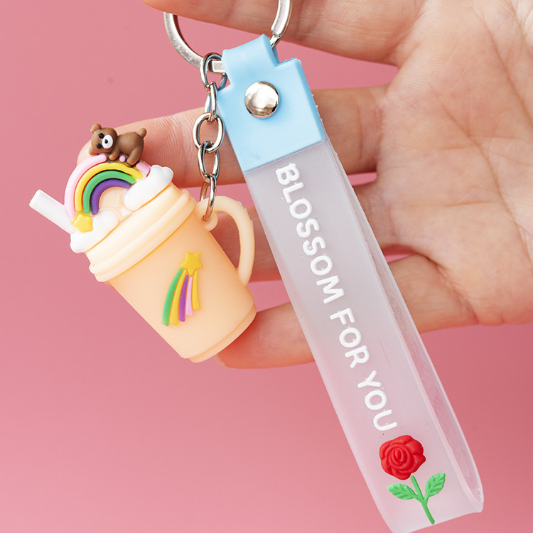 创意彩虹冰淇淋杯钥匙扣可爱少女心小熊钥匙链汽车挂饰书包挂件